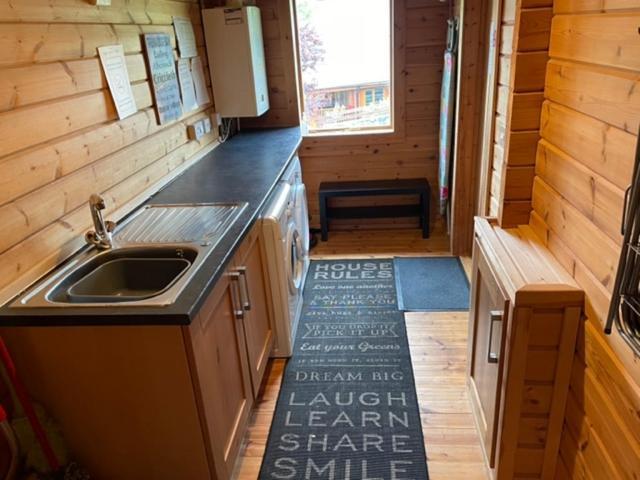 Luxury 3 Bedroom, 3 Bathroom Lodge With Hot Tub Llanbedr (Gwynedd) Exterior foto